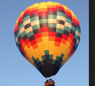 globo en el cielo